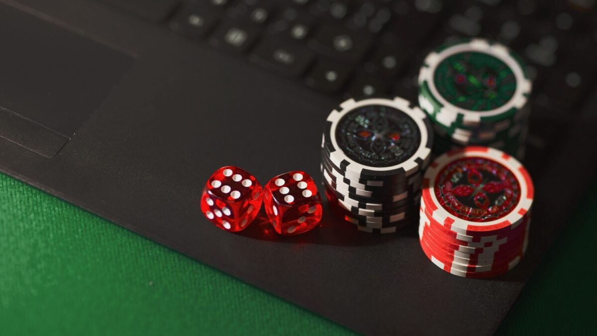 Most Important Factors for Selecting the Right Online Gambling Site